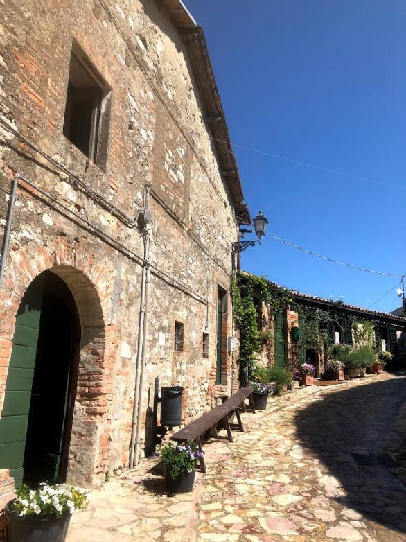 Il Borgo Di Olive Hotel Sismano Exterior photo
